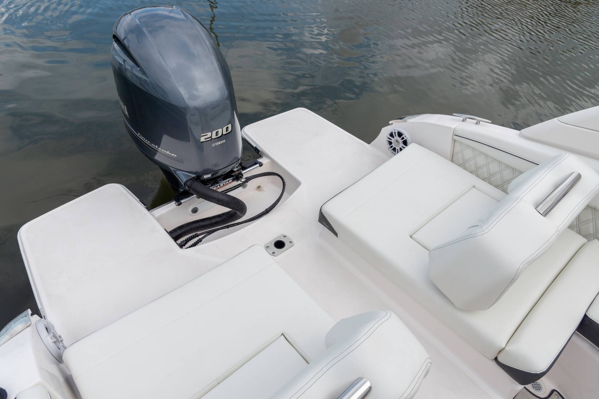 2024 Regal LX2 New Bowrider Boat for Sale in Orillia, Ontario