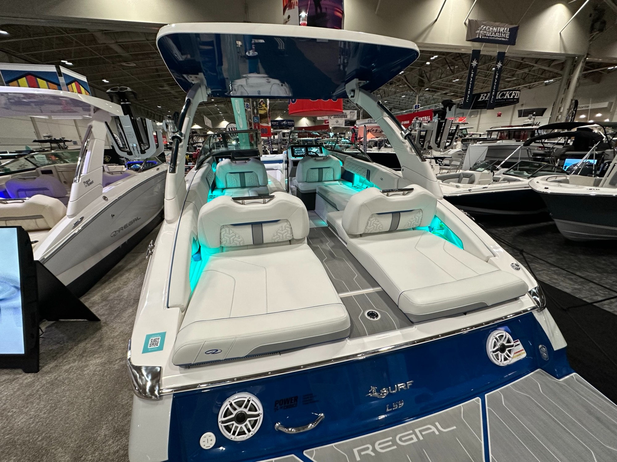 2023 Regal LS9 Surf New Surf Boat for Sale in Orillia, Ontario